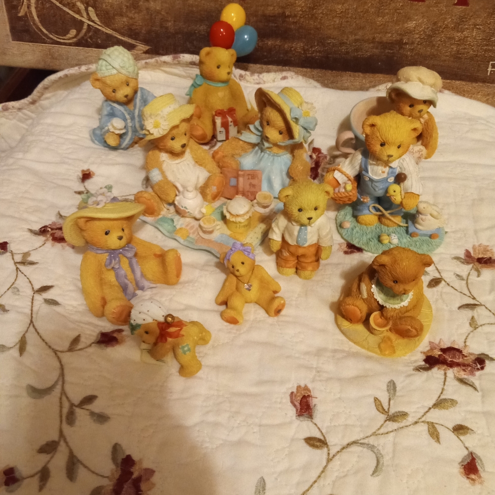 Cherished Teddies Figurines